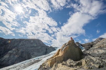 Sitting on the horn taking in the views on the Worthington Trek.