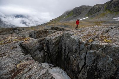 Explore the large openings along the mountain when starting the hike.