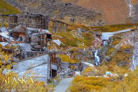 Derelict tussles and buildings of Independence Mine.