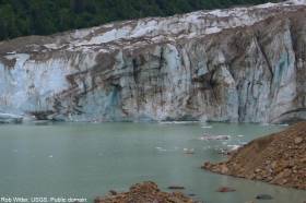 Periodic calving of ice from the snout of South Crillon Glacier. Rob Witter, USGS. Public domain.